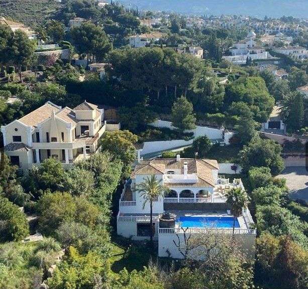 Townhouse with private pool in Benahavís