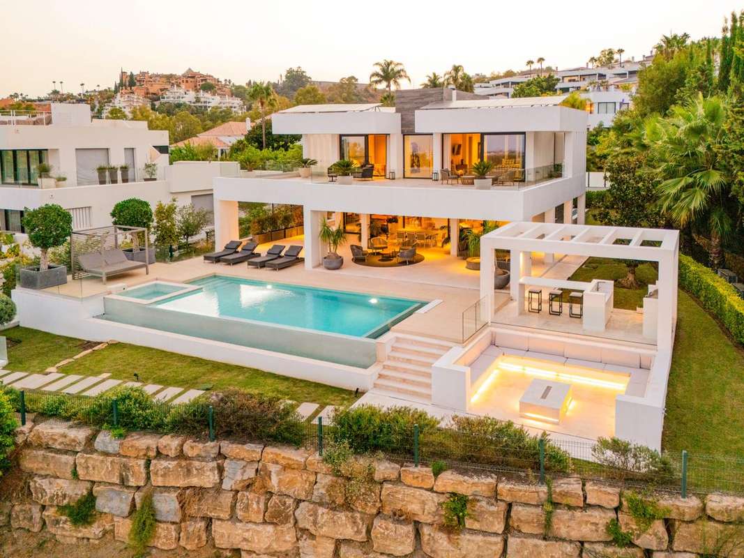 Detached Villa of 5 bedrooms