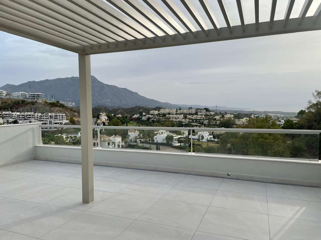 Ático con terraza en Benahavís
