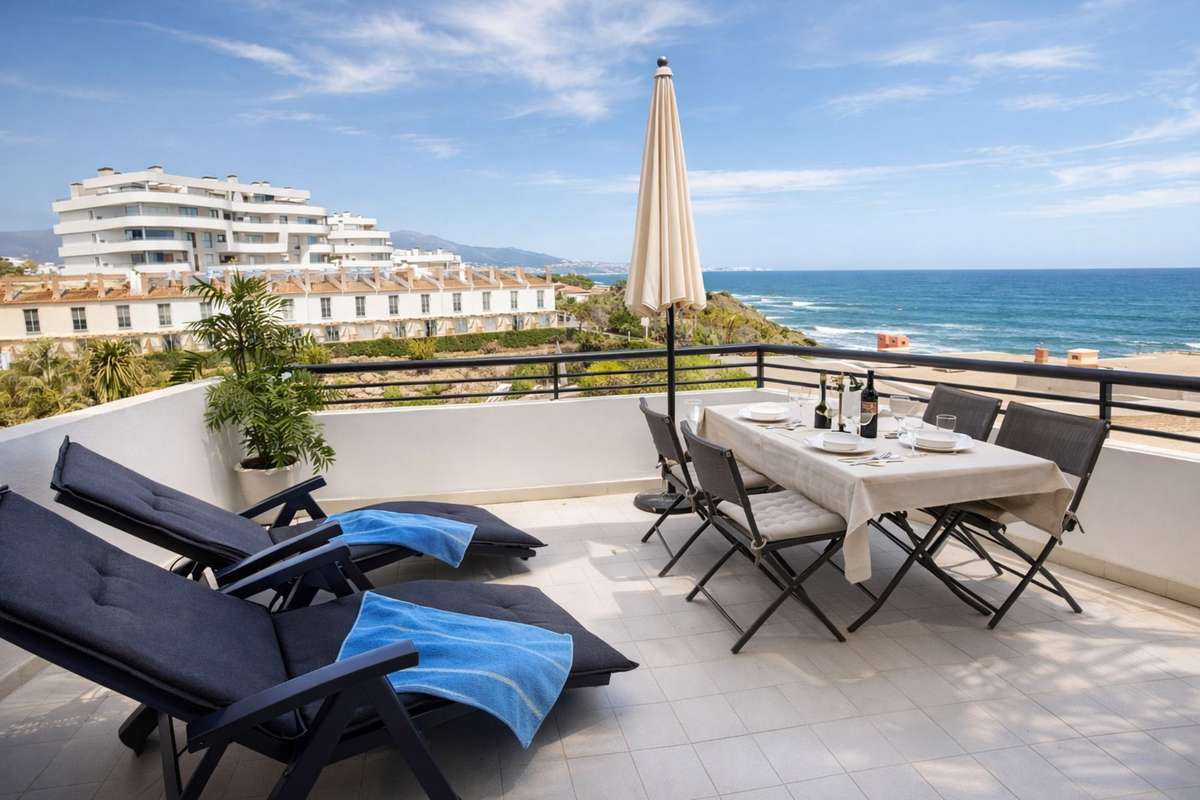 Beachfront penthouse in Mijas