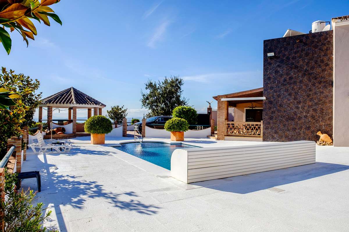 Villa con piscina en Estepona