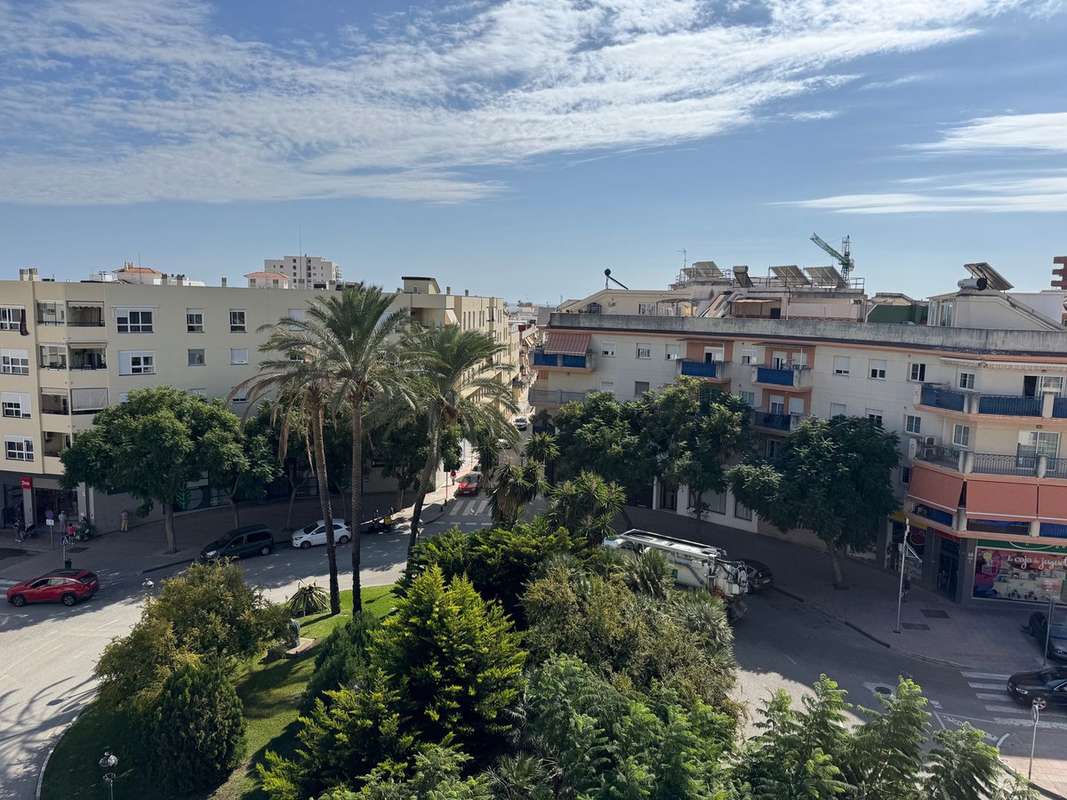 Penthouse with terrace in Estepona