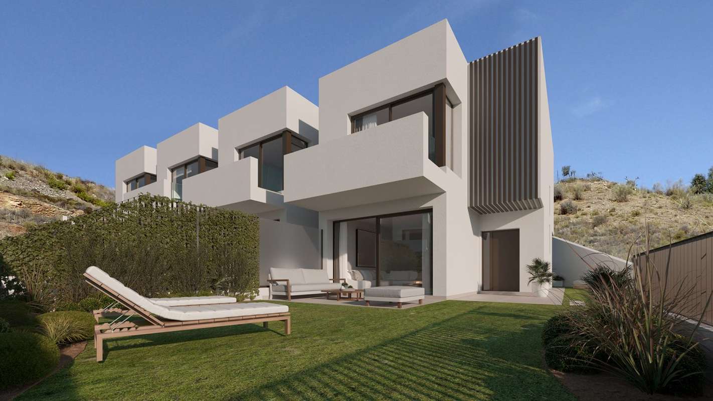 Townhouse with private garden in Rincón de la Victoria