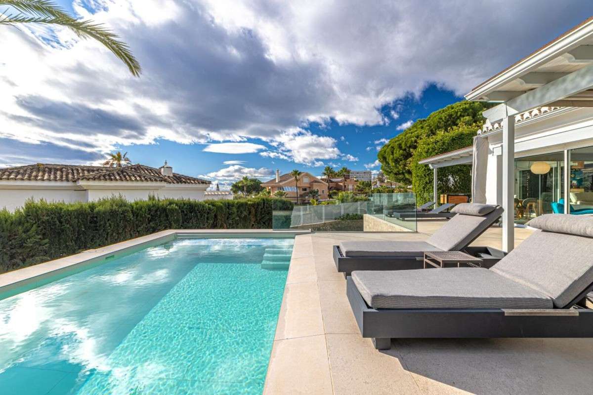 Detached Villa of 5 bedrooms