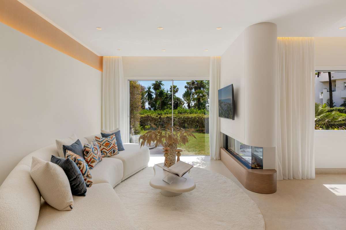 Apartamento en primera línea de playa en Estepona
