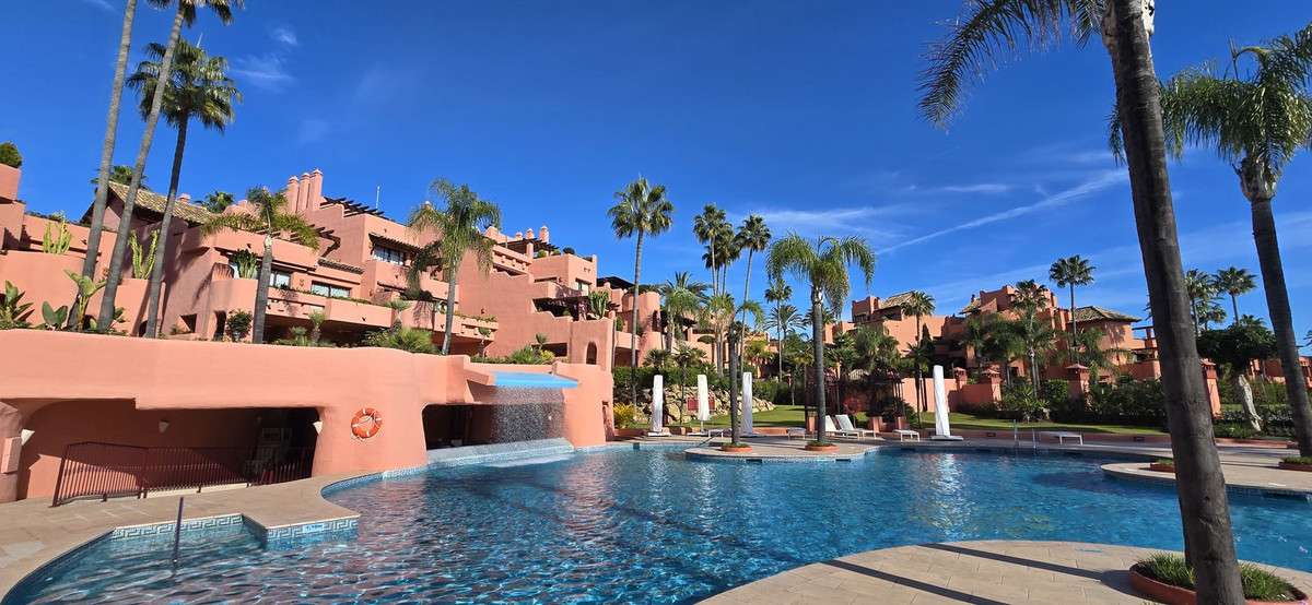 Beachfront apartment in Estepona