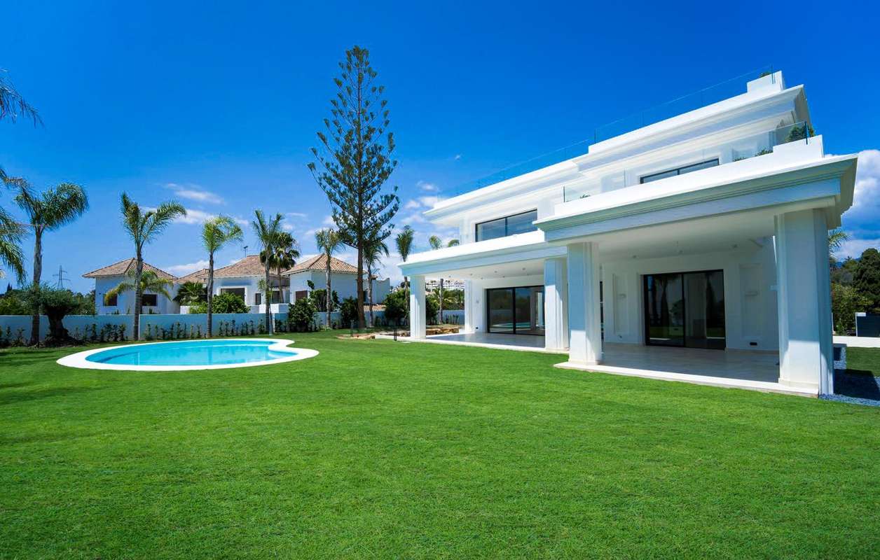 Detached Villa of 6 bedrooms