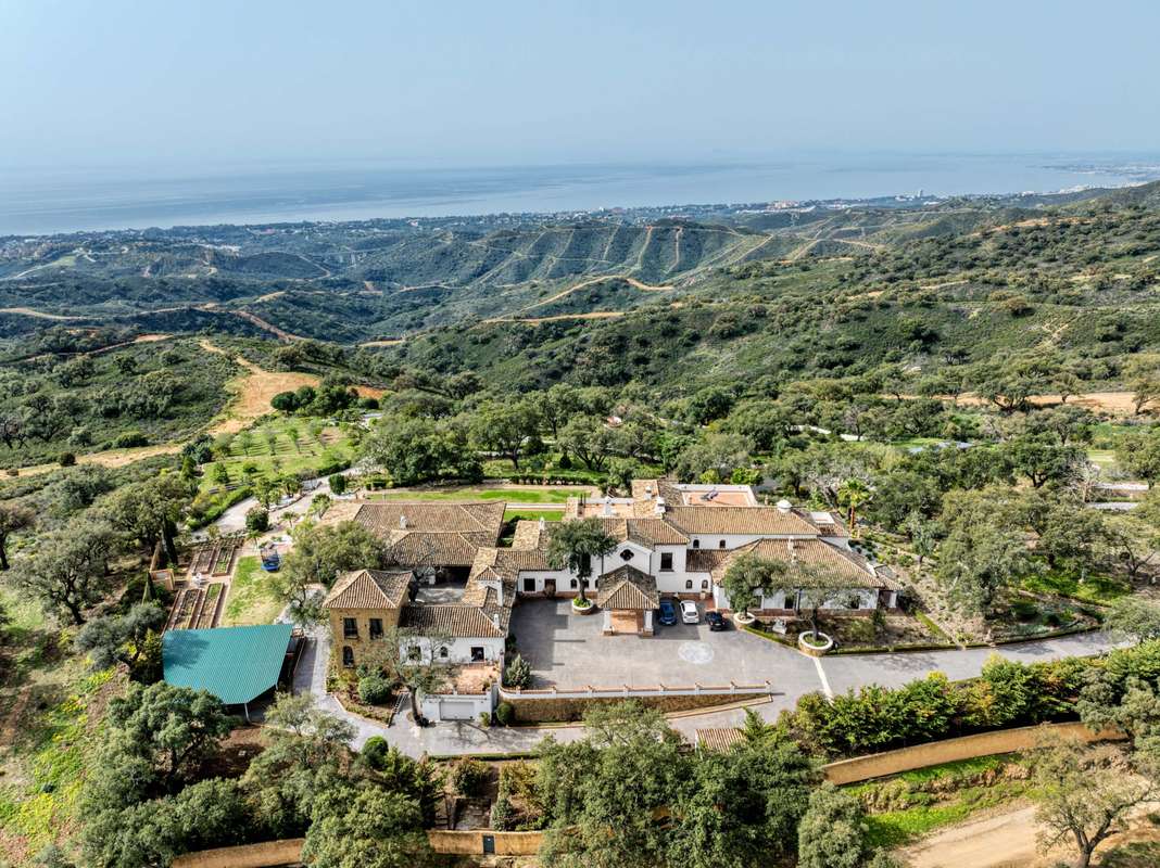 Property with sea view in Marbella