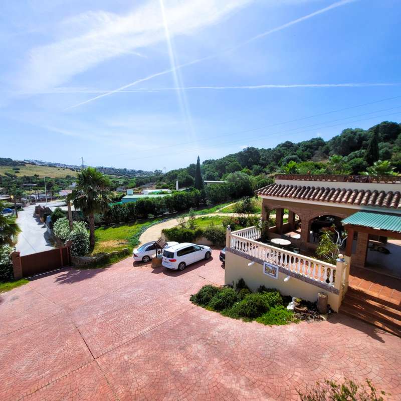 Detached Villa of 5 bedrooms