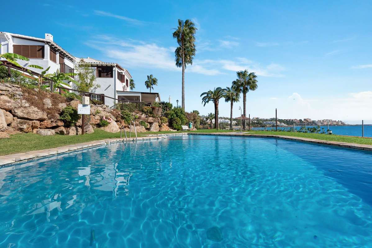 Frontline Beach Property for Sale in Estepona – Investment Opportunity on the Costa del Sol