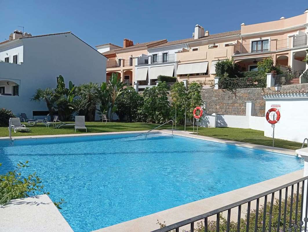 Adosado en zona tranquila en Estepona