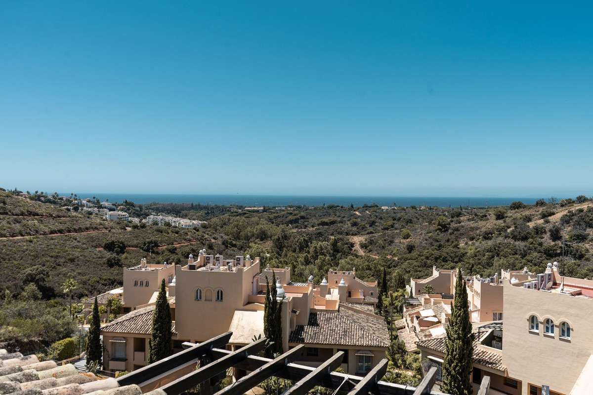 Penthouse of 3 bedrooms in Elviria