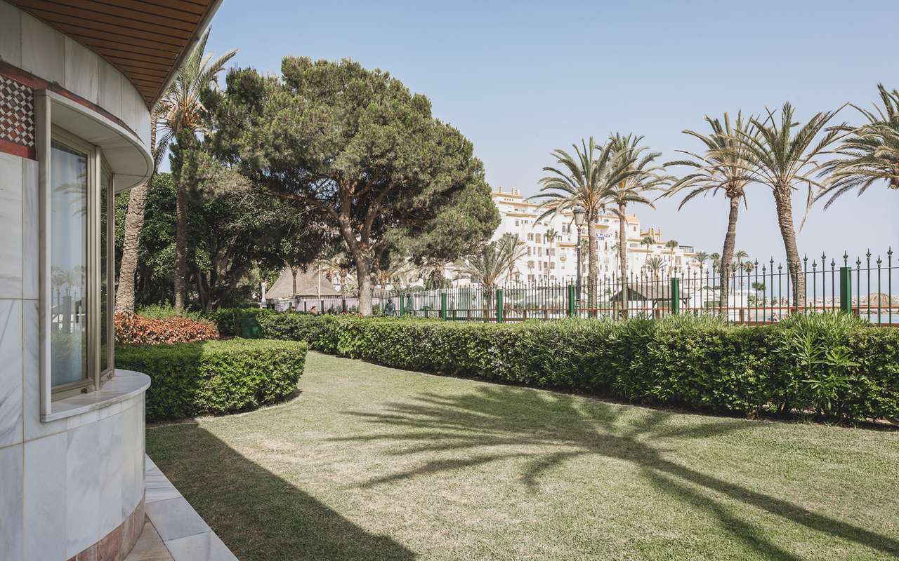Sea view apartment in Marbella