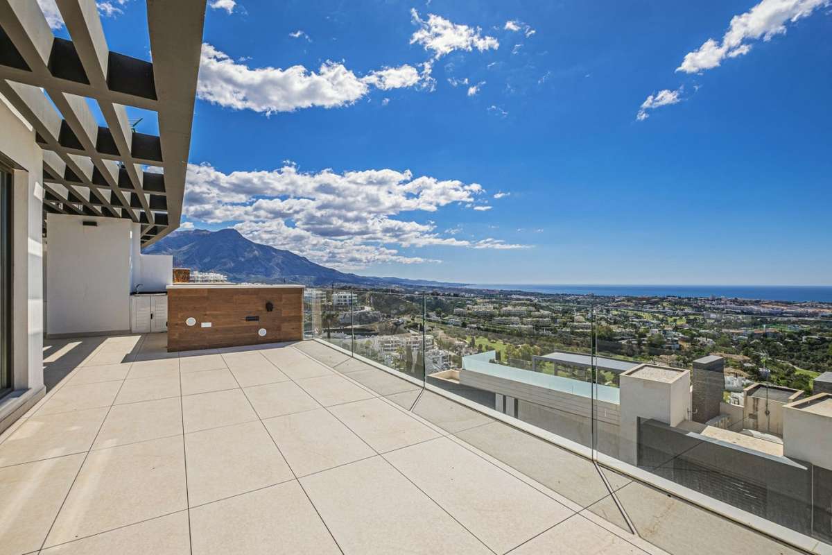Property with panoramic views in Benahavís
