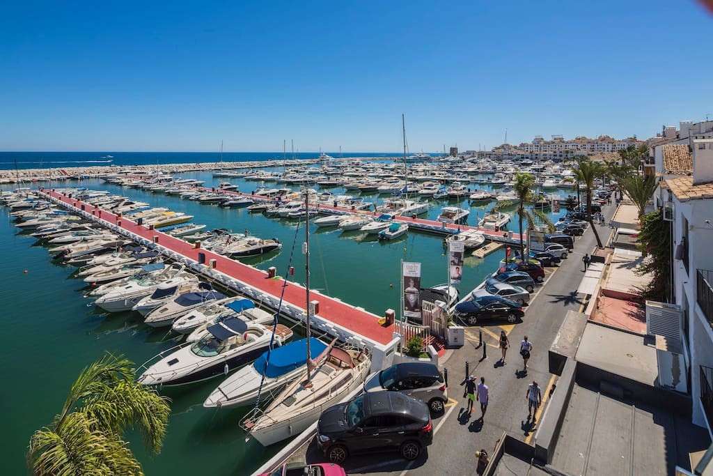 Penthouse with sea views in Marbella