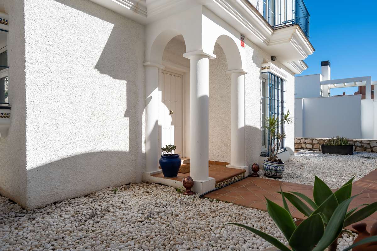 Detached Villa of 5 bedrooms