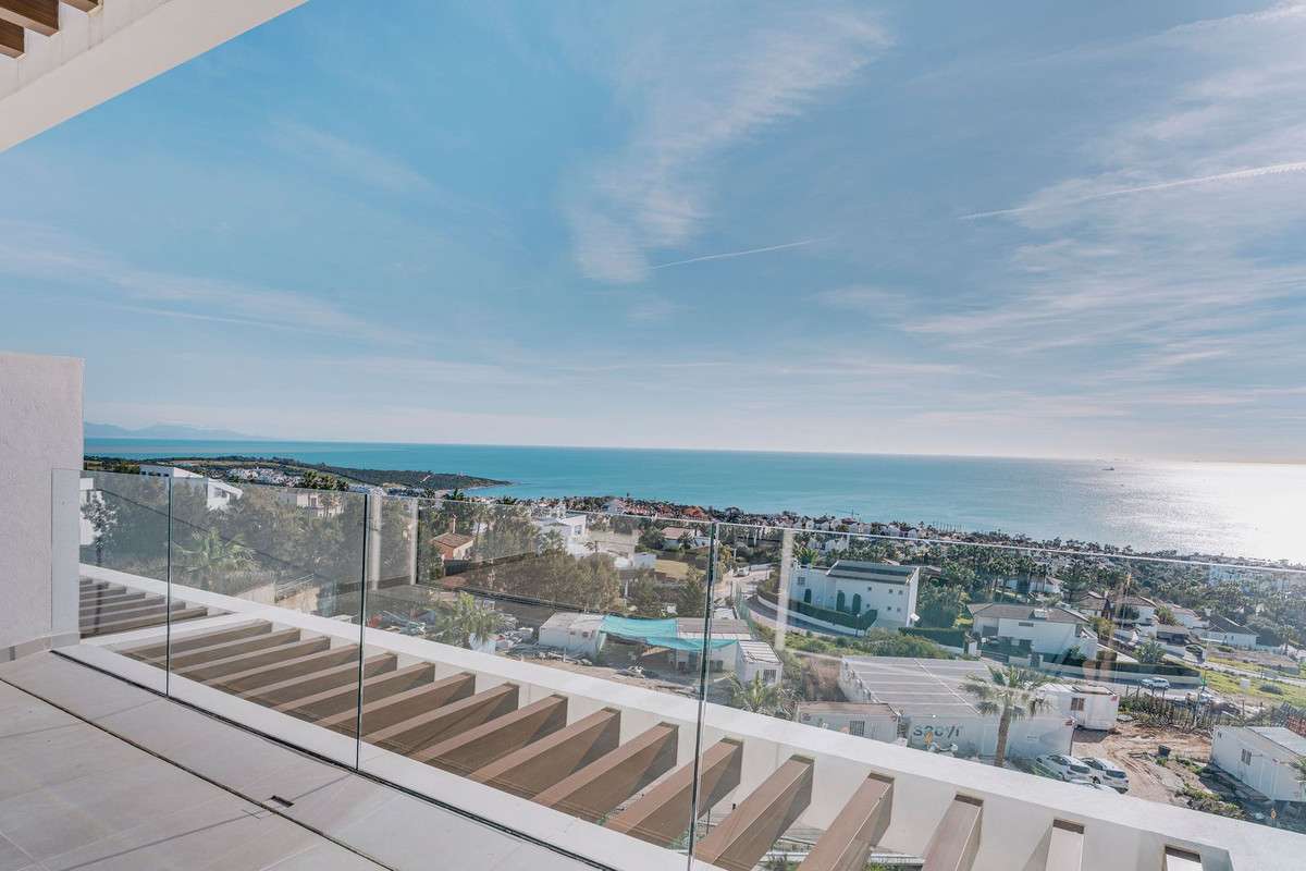 Apartment with sea views in La Alcaidesa