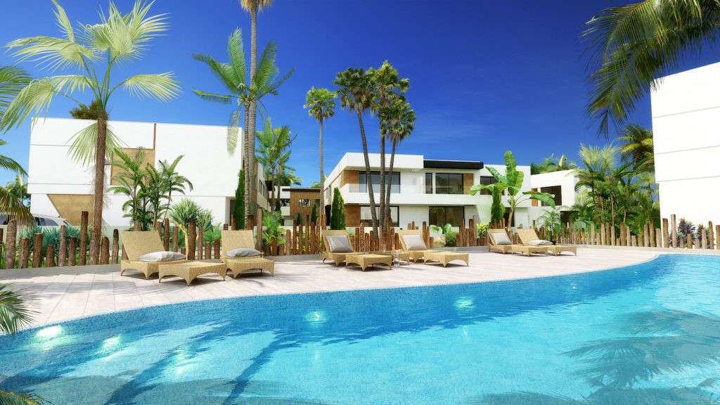 Townhouse in a modern community in Marbella