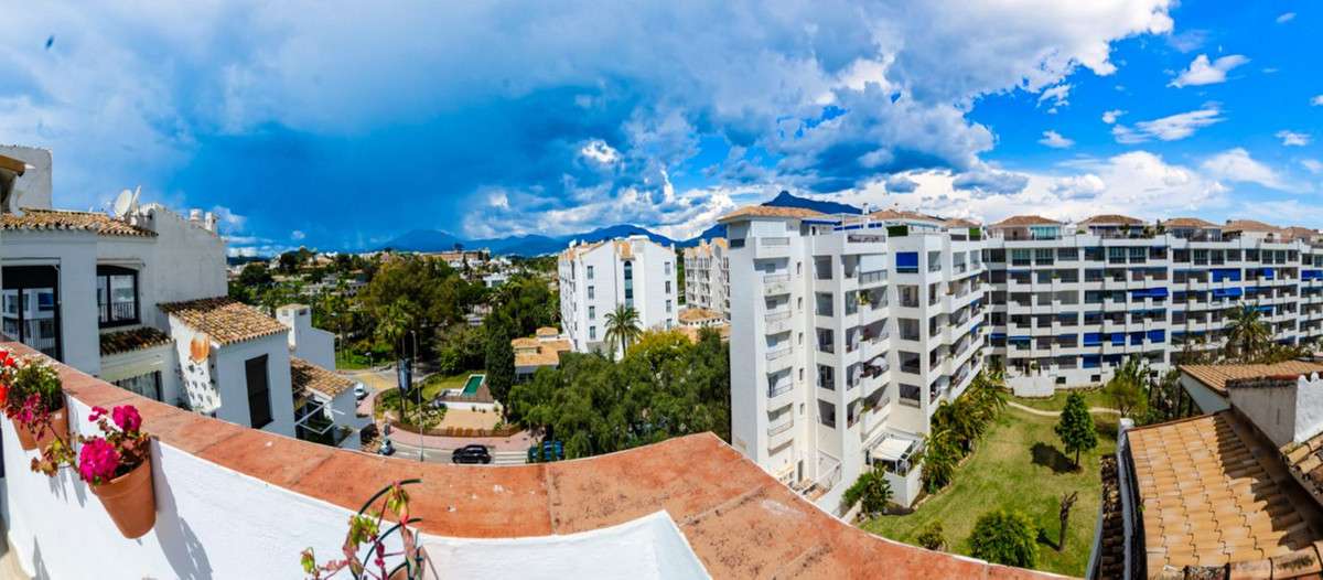 Penthouse with terrace in Marbella