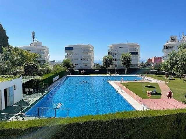 Fully Renovated Luxury Apartment with Sea Views – Just 1 km from the Beach | New Golden Mile, Estepona